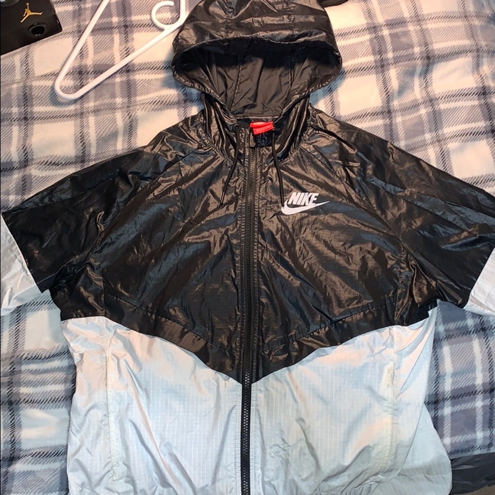Nike windbreaker women’s size L
